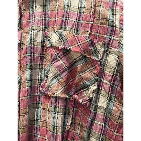 New Easel Plaid Oversized Top - Picture 3 of 8
